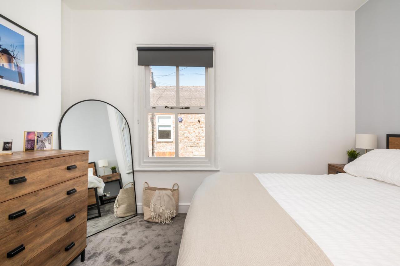 Stylish, Centrally Located Terrace - Pass The Key York Exteriér fotografie
