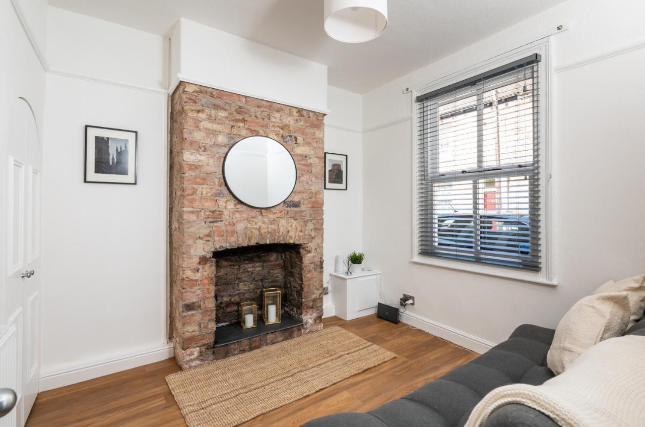 Stylish, Centrally Located Terrace - Pass The Key York Exteriér fotografie