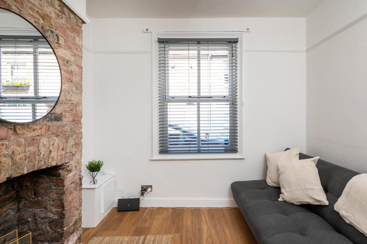 Stylish, Centrally Located Terrace - Pass The Key York Exteriér fotografie