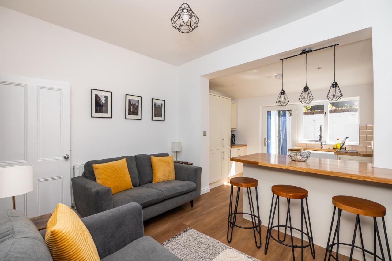 Stylish, Centrally Located Terrace - Pass The Key York Exteriér fotografie